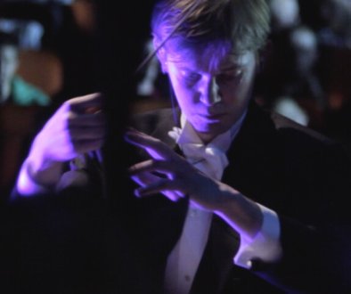 Frederik_Magle_conducting_2011_(cropped)