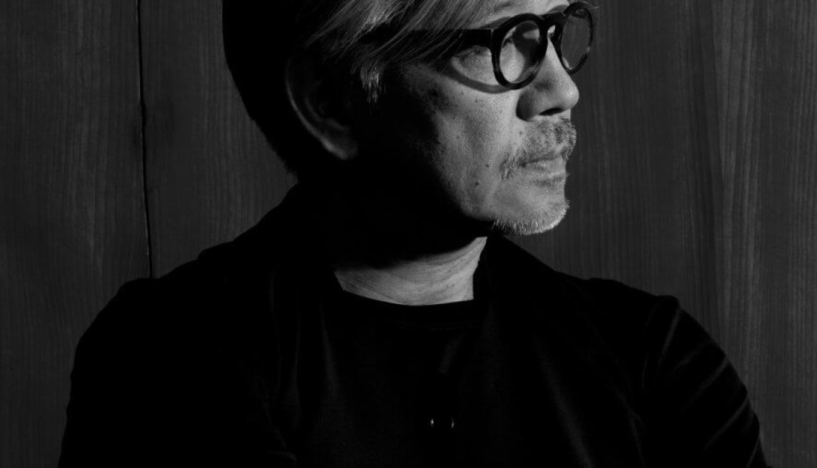 Ryuichi_Sakamoto_side